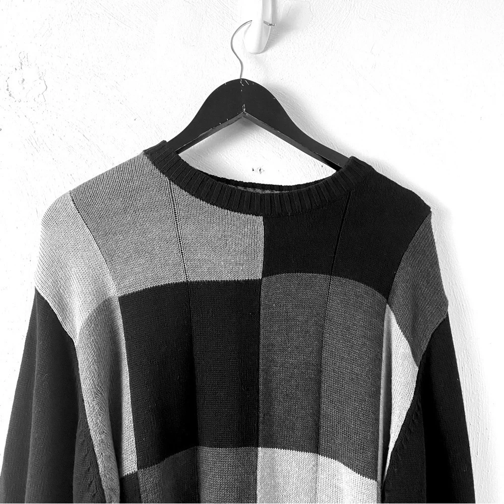 Oscar De La Renta Men Long Sleeves Pullover Sweater. Gray Black  Pattern   Sz L